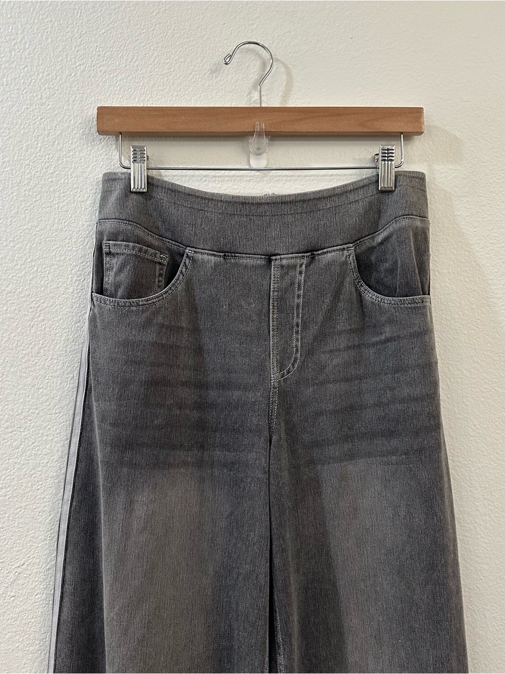 Halara Flex High Waisted Stripe Wide Leg Flowy Jeans Gray Size Medium - Picture 6 of 12